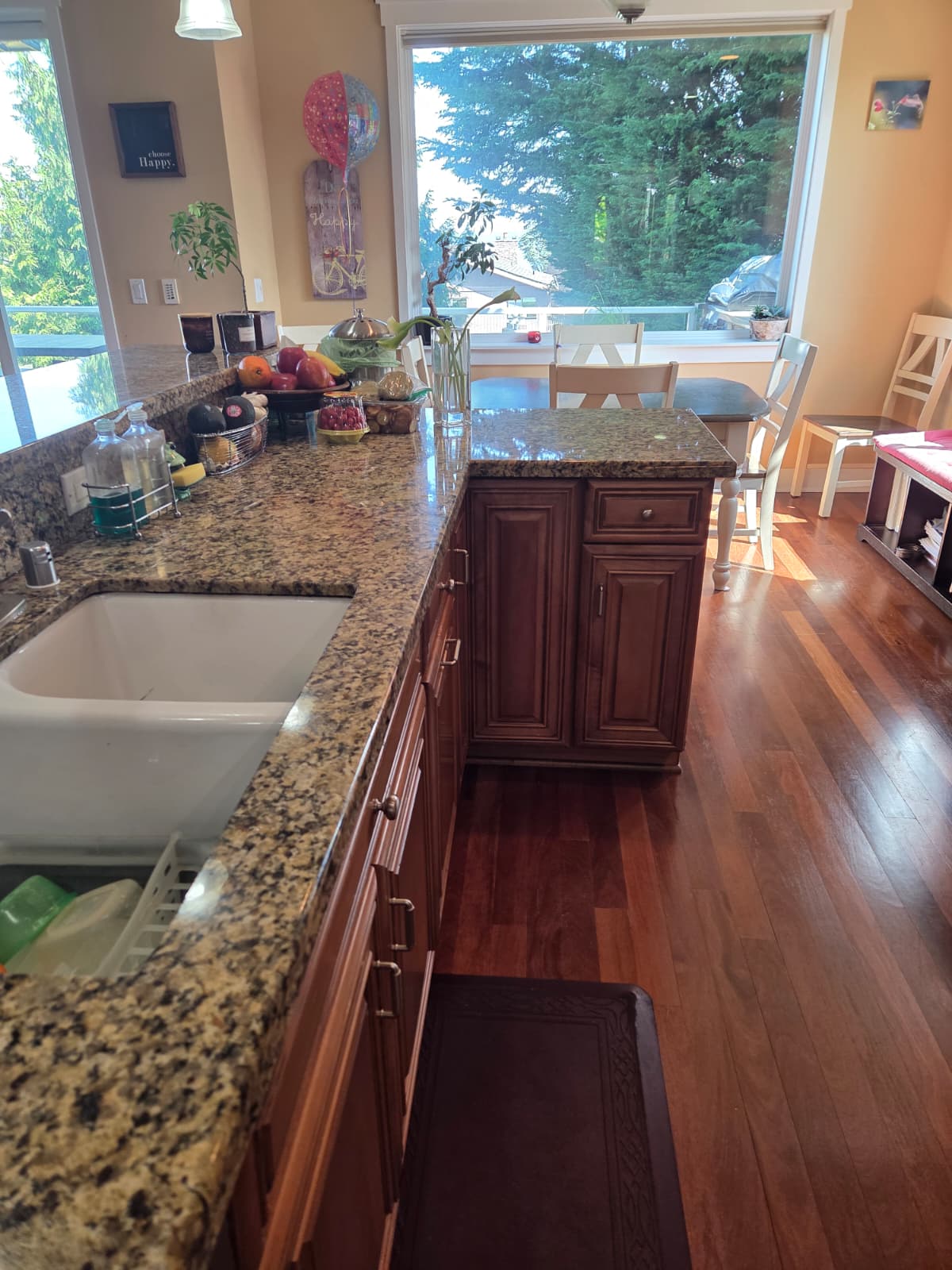 Spotless kitchen counter after Serve cleaning